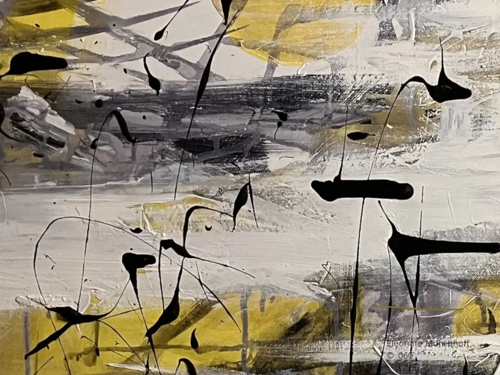 Abstrakte Acrylmalerei in Schwarz, Gelb und Grau mit überlagerten Strukturen und dynamischen Linien